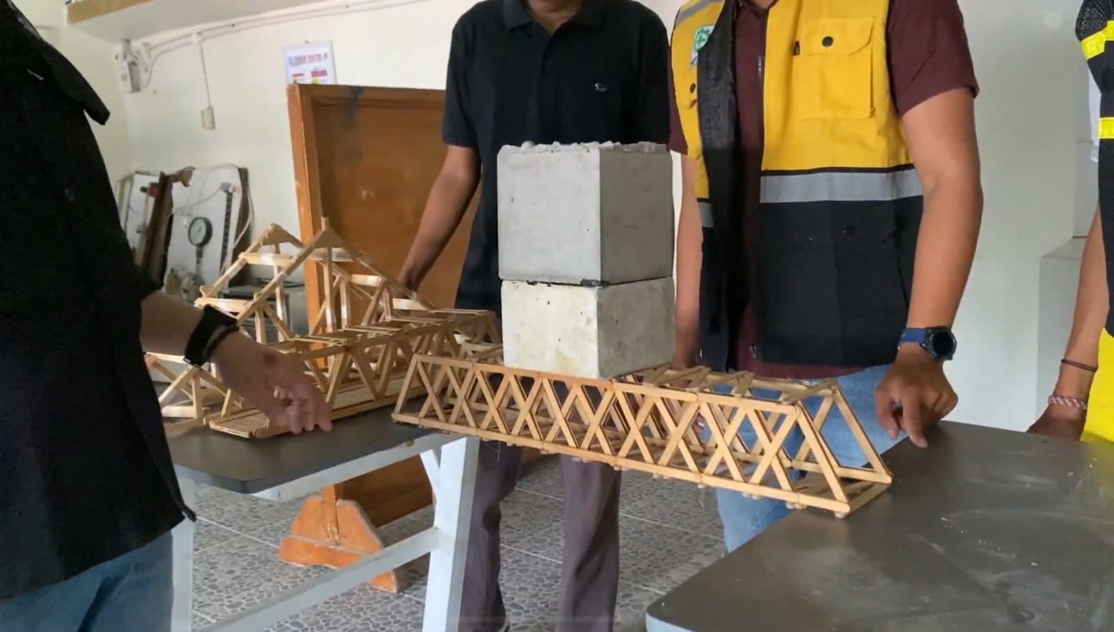 Laboratorium S1 Teknik Sipil
