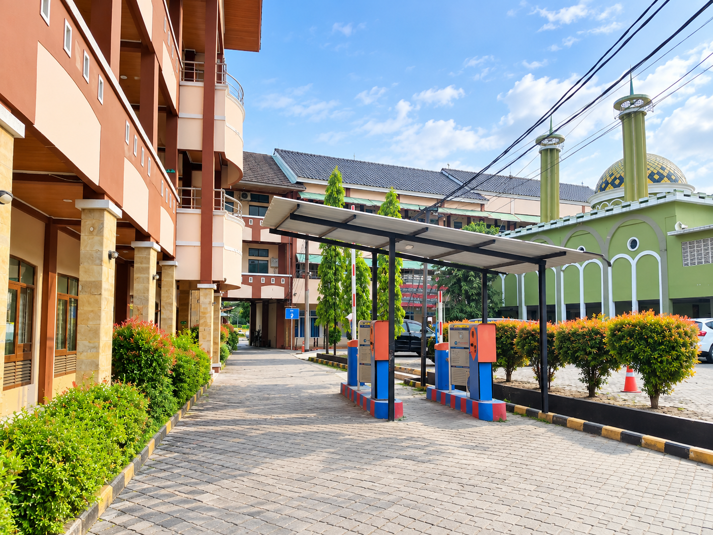Gerbang parkir Universitas Faletehan